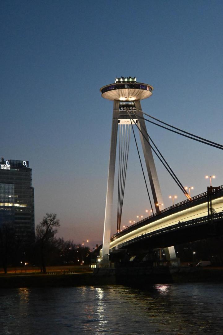 Extralarge Queen Room In The Heart Of Bratislava With Terrace Ngoại thất bức ảnh